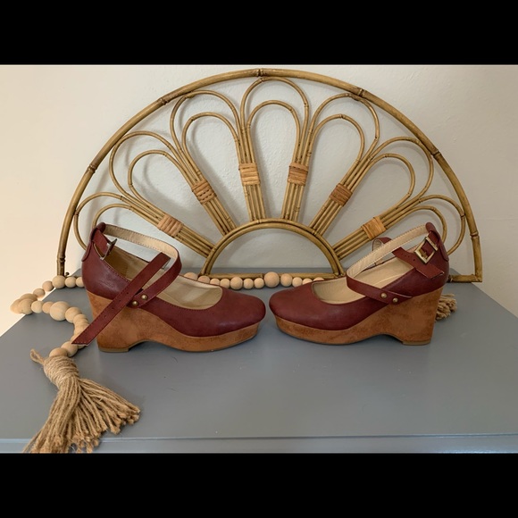 Unique Clog Shoe - Picture 4 of 6